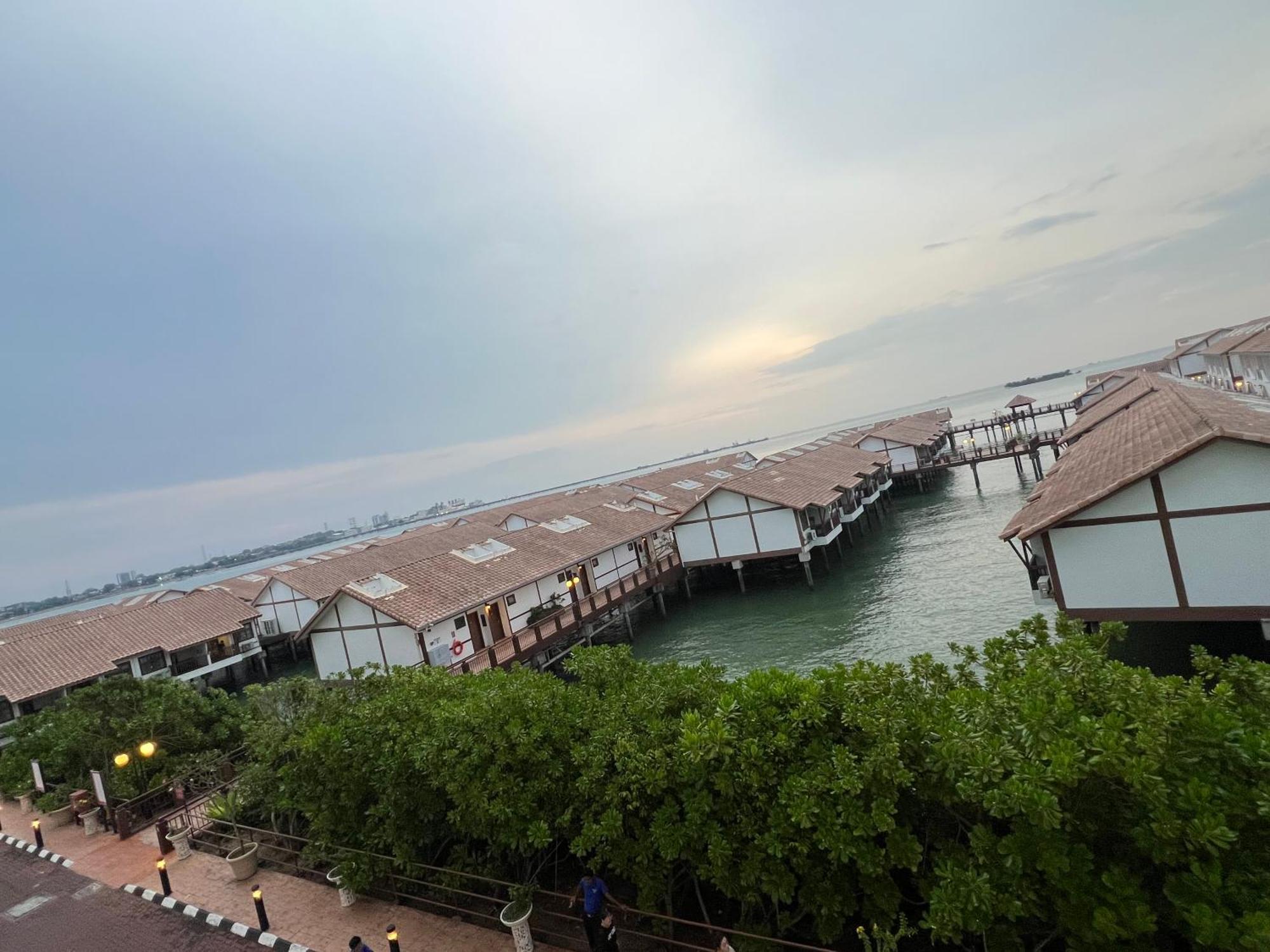 Water Chalet Pd Private Unit Port Dickson Exterior photo